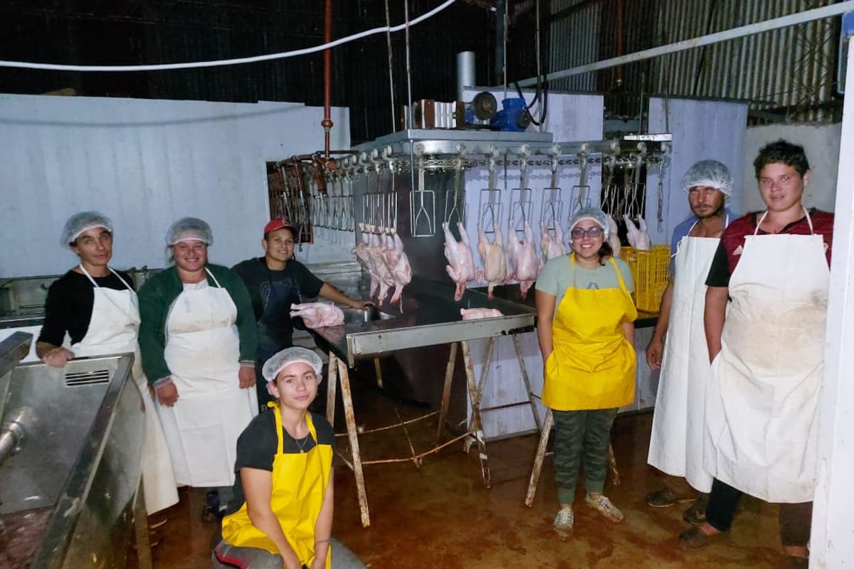 Entre los socios de la cooperativa hay muchos jóvenes que luchan por no abandonar sus chacras