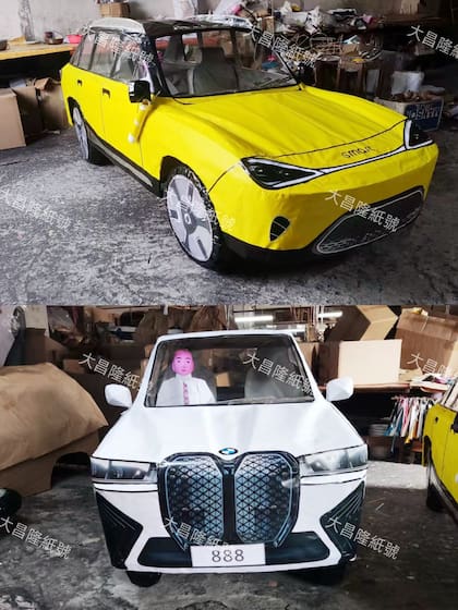 Entre los trabajos del taller aparecen réplicas de autos que pueden acercarse al tamaño real (Cuenta de Instagram de Tai Cheong Loong)