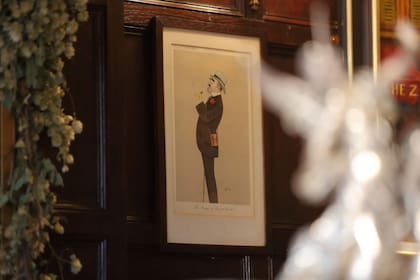Entre sus clientes se encuentran Charles Dickens, William Makepeace Thackeray, Ava Gardner y Liza Minnelli