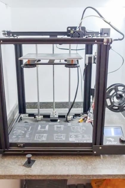 Entre sus equipos también tiene instalada una impresora 3D