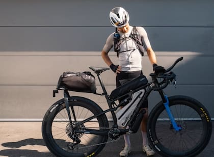 Entre sus proyectos más conocidos se encontraba GravGrav, una organización vinculada a ultra-ciclismo