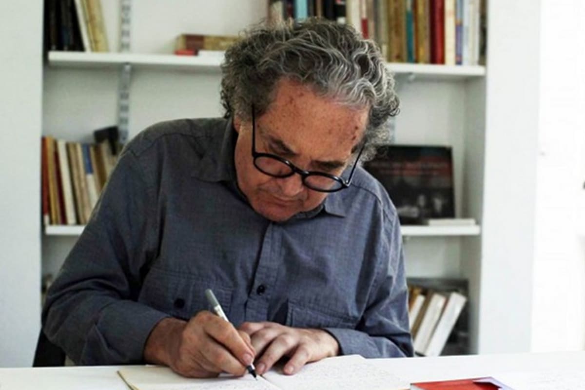 Entre sus últimos trabajos, el autor de Respiración artificial escribió la presentación de los primeros relatos del escritor norteamericano, hasta ahora inéditos en castellano