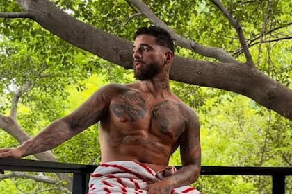 Entre yoga, hielo y entrenamiento funcional: los secretos del bienestar de Maluma