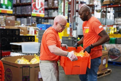 Entregan comida a domicilio a migrantes ante redadas del ICE en Florida (FB Second Harvest)