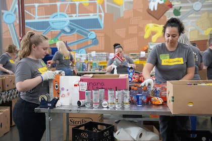 Entregará alimentos gratis en Miami, Florida en noviembre (FB FeedingFlorida)