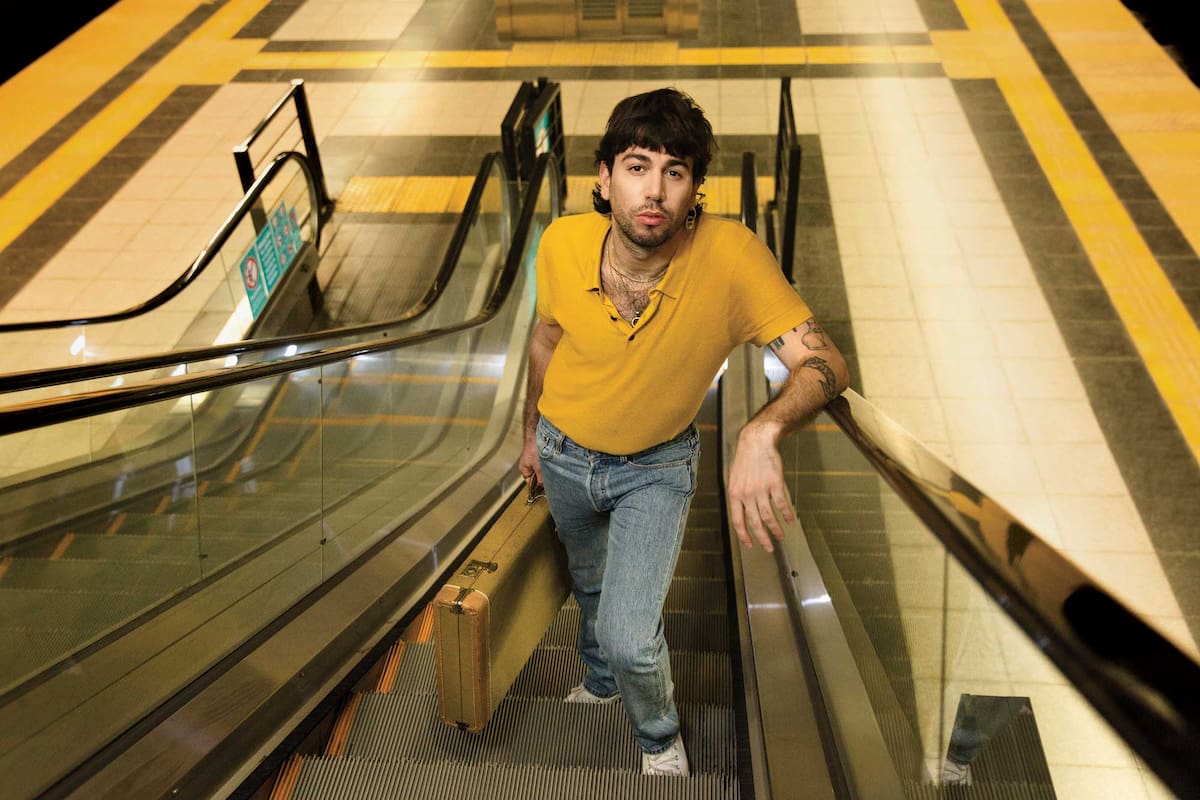 Entrenado en el arte de hacer canciones, Mateo Sujatovich ajustó el sonido y el espíritu del rock argentino a esta nueva era