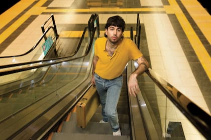 Entrenado en el arte de hacer canciones, Mateo Sujatovich ajustó el sonido y el espíritu del rock argentino a esta nueva era