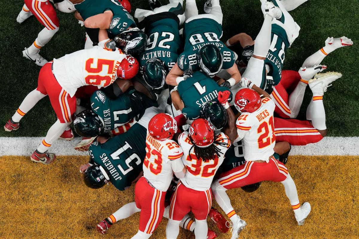 Entrenador de Eagles Nick Sirianni se opone a propuesta de prohibir “tush push”