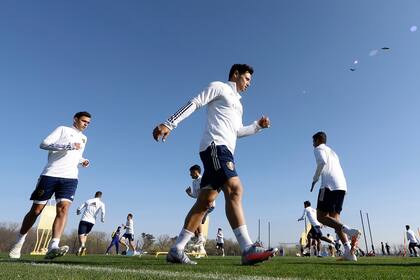 Entrenamiento de Boca; Mauro Zárate, en primer plano