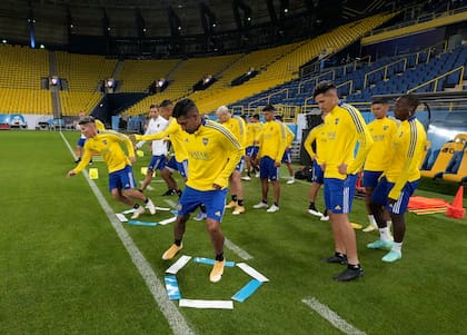 Entrenamiento de Boca en el Mrsool Park, de Arabia Saudita