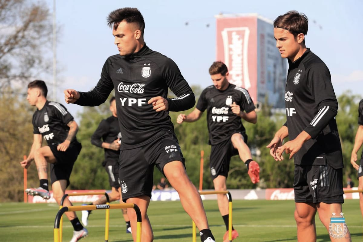 Entrenamiento de la selección argentina, Lautaro Martinez, Paulo Dybala y Lucas Alario