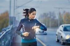 Hacer ejercicio al aire libre con frío: las razones por las que puede rendir más y los signos de alarma que indican que hay que parar