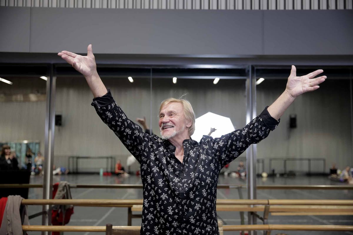 Entrevista a al bailarin ruso Vladimir Vasiliev, un leyenda del ballet mundial. trabaja en montar su version de Don Quijote con el ballet estable del Teatro Colon.