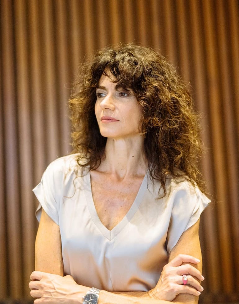Entrevista a Flor Raggi en el Teatro San Martín, fotos realizadas en el hall del teatro.