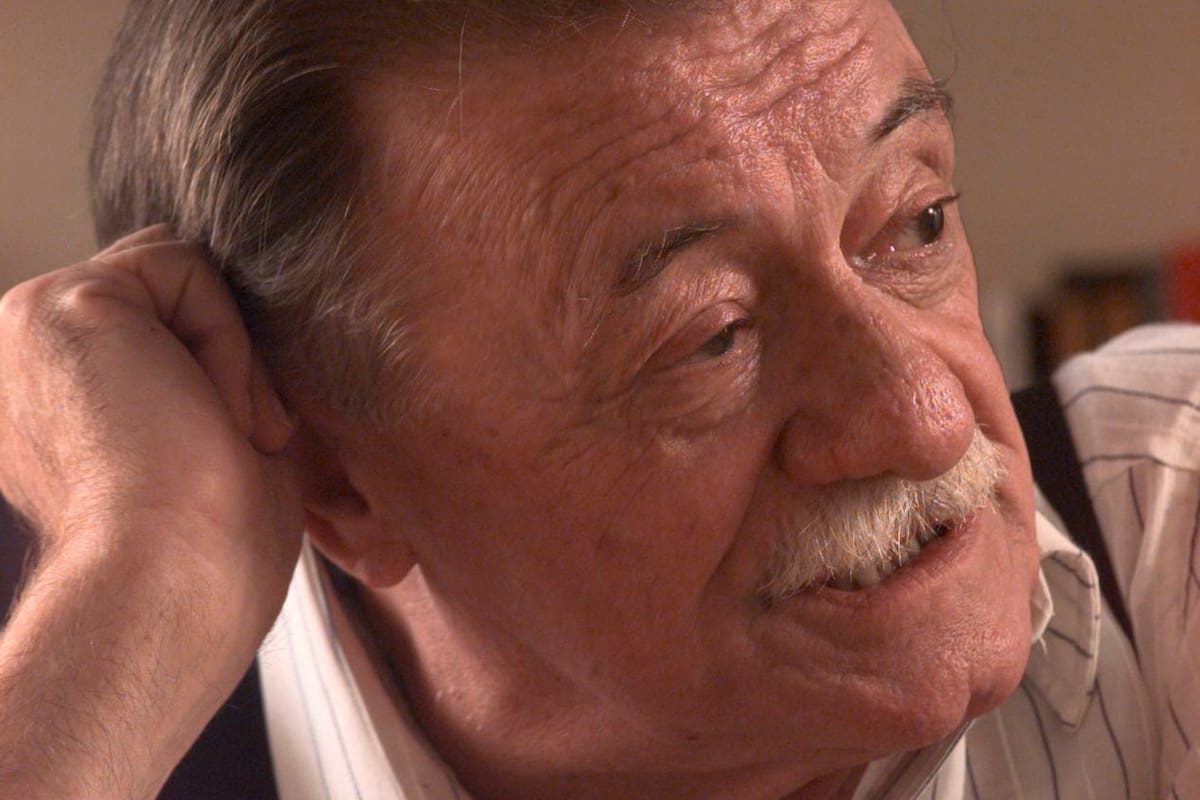 ENTREVISTA A MARIO BENEDETTI,ESCRITOR URUGUAYO.EL 22-4-98