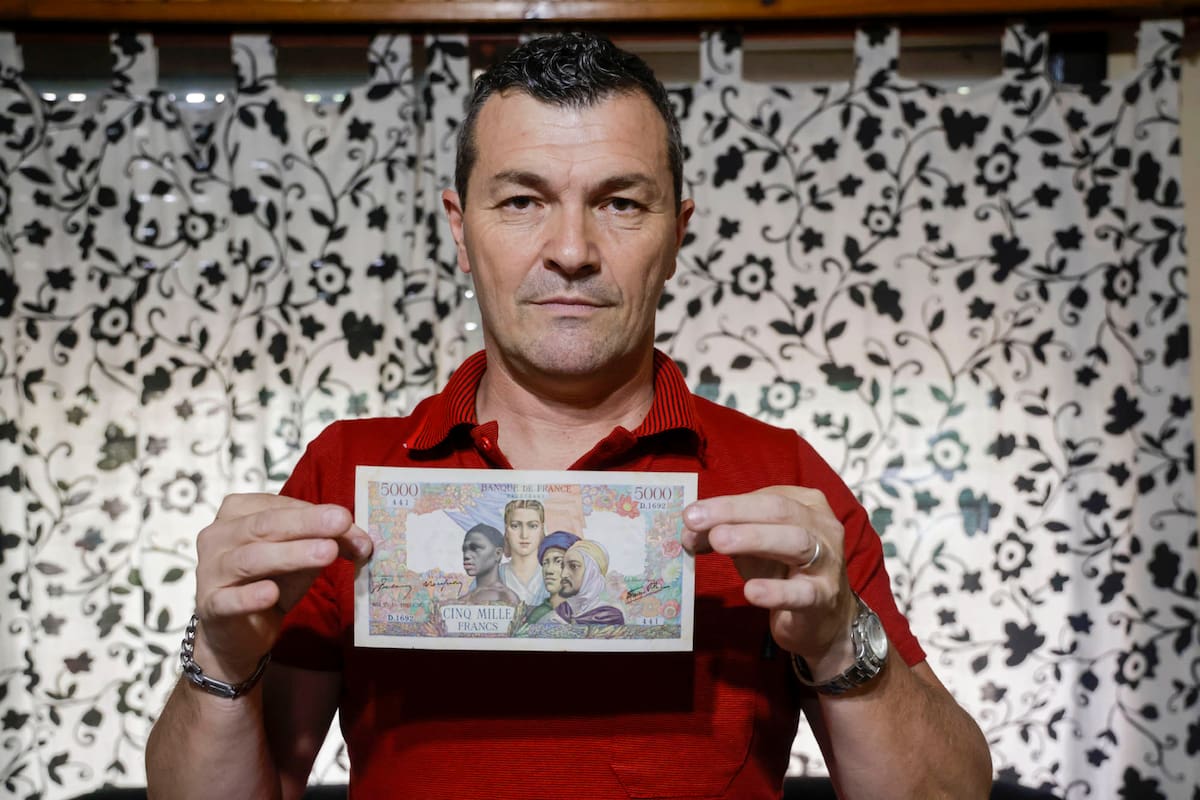 Entrevista a Martín Abbuzzese, un coleccionista de billetes.