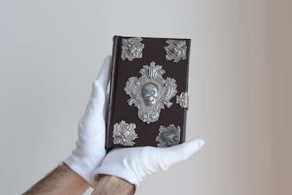 Un ejemplar de "Beedle, el Bardor", edición limitada de lujo