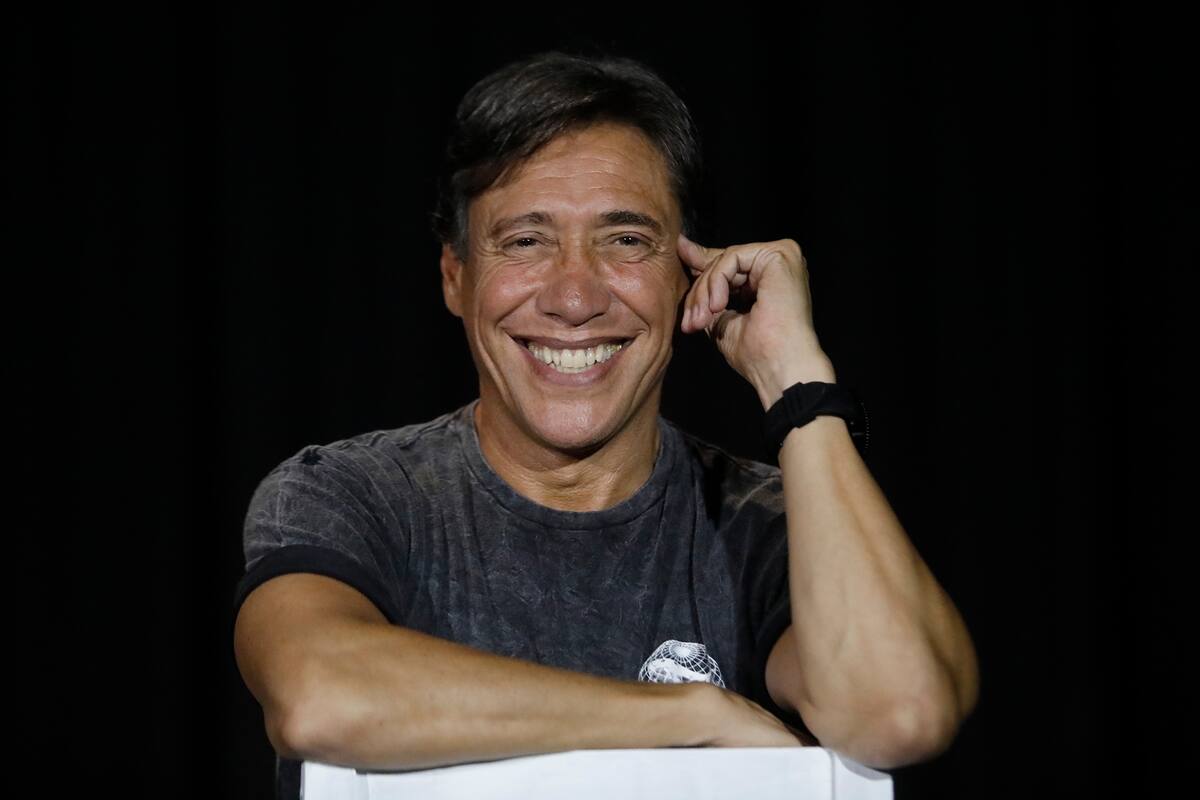 Entrevista al actor y director Fabian Gianola, por estreno de su obra en el Teatro Regina