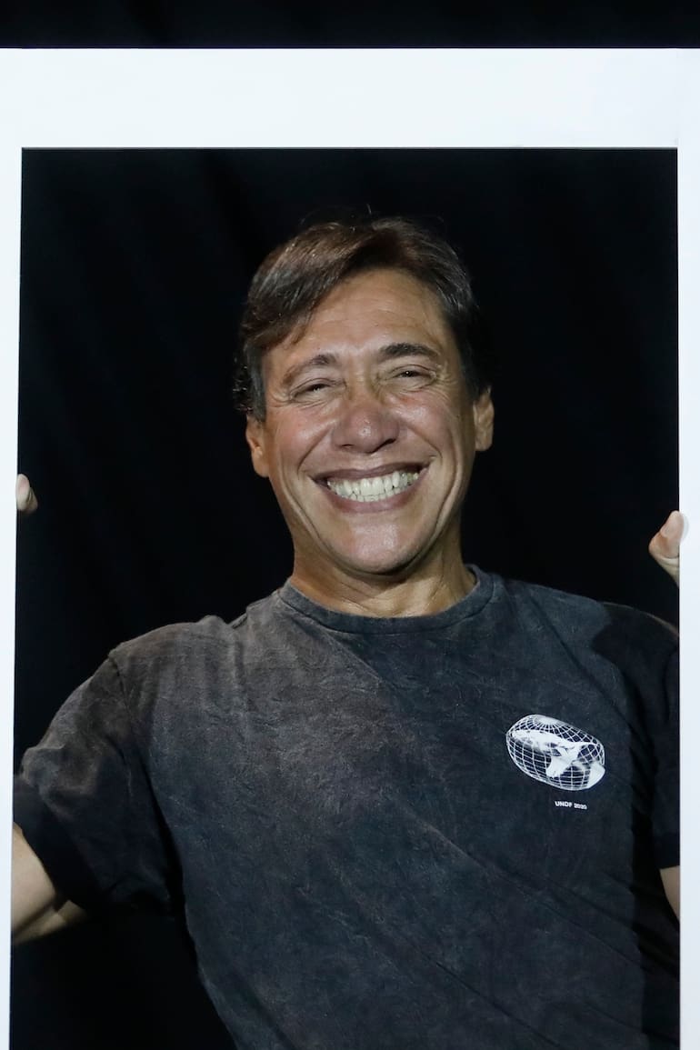 Entrevista al actor y director Fabian Gianola, por estreno de su obra en el Teatro Regina