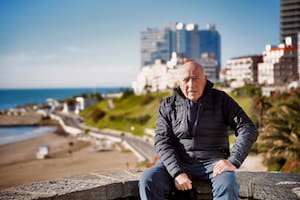El hijo que Fangio nunca reconoció recuerda los romances y aventuras de su padre