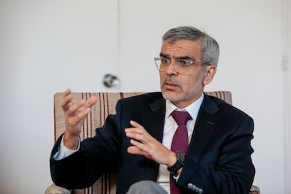 Entrevista con el ministro de Justicia de Chile, Luis Cordero