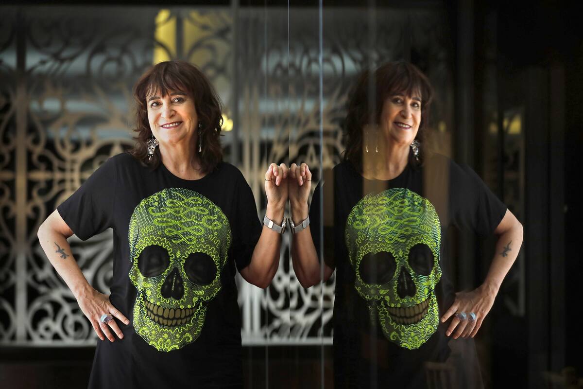 Entrevista con la escritora española, Rosa Montero, que vino a presentar su nuevo libro, "El peligro de estar cuerda"