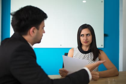Esta disposición le prohíbe a las empresas inscribirse de manera voluntaria en algún Sistema de Verificación Electrónica de Empleo como E-Verify