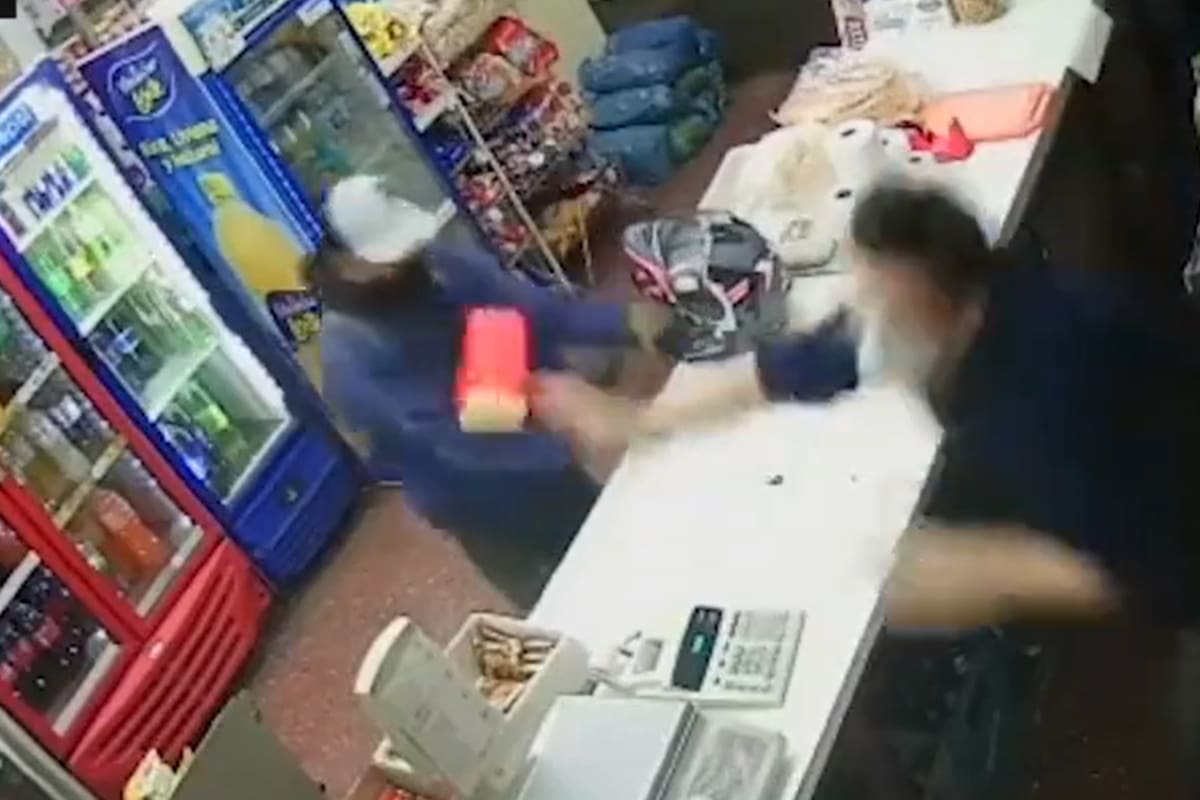 "Entró haciéndose pasar por un cliente y le pidió jamón y queso", contó el padre del hombre