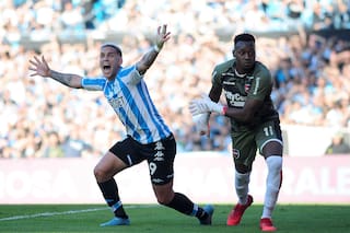 Racing fue tan ofensivo como siempre y pateó ¡26 veces!, pero empató con Newell's 0-0