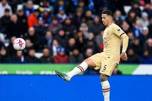 Enzo Fernández asistió de "cuchara" a Kai Havertz, quien marcó el 2 a 1 parcial de Chelsea sobre Leicester
