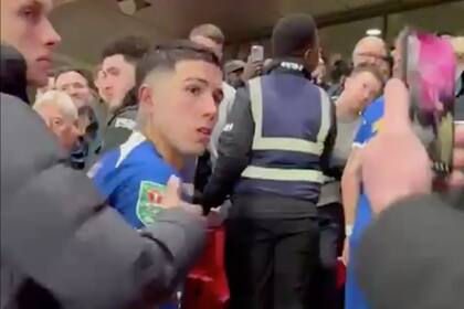 Enzo Fernández, burlado por hinchas del Liverpool