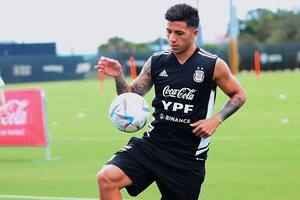 Enzo Fernández, durante la práctica del seleccionado en Miami, de cara al amistoso de este viernes con Honduras