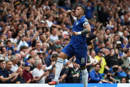 Enzo Fernández es el capitán de Chelsea, que debuta como local en la Champions League