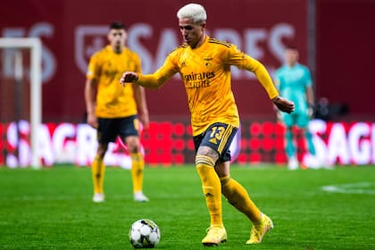 Enzo Fernández jugando en Benfica ante Sporting Braga, el 30 de diciembre pasado