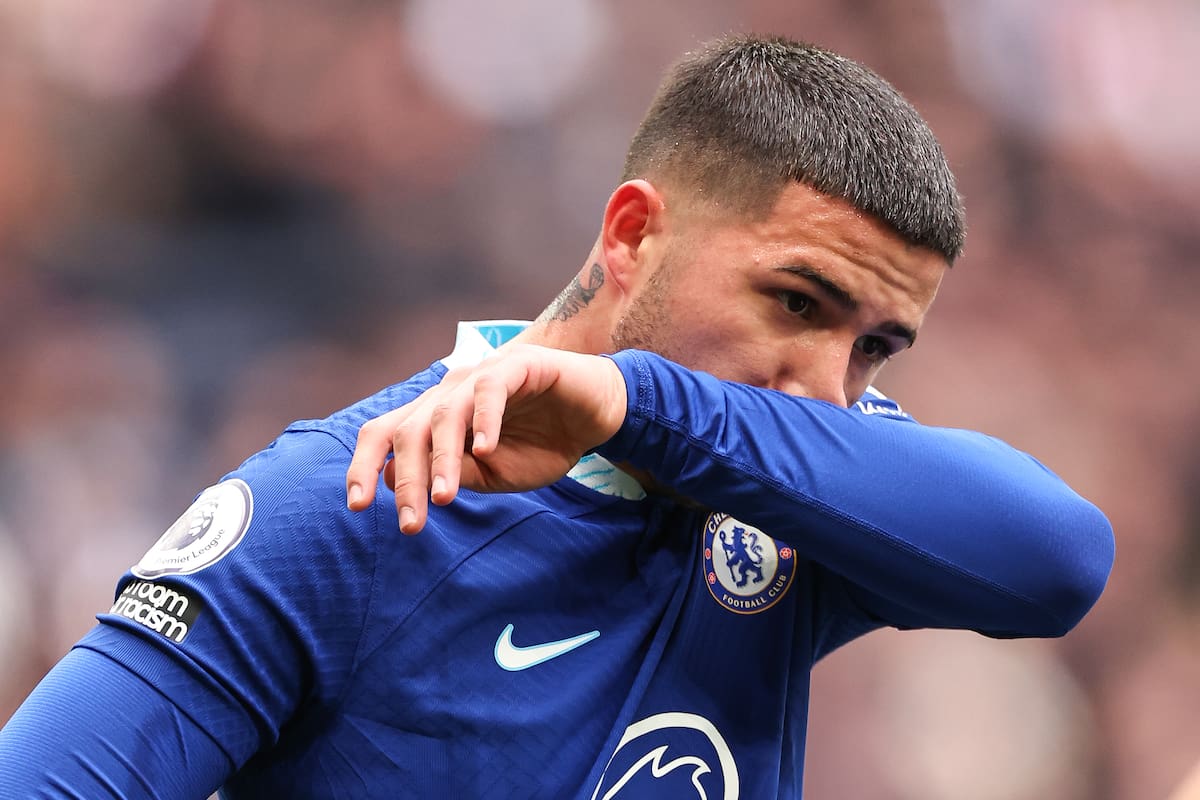 Enzo Fernandez no logra escapar del desconcierto que es Chelsea y los medios ingleses lo advierten