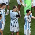 ¿Messi se enojó e ignoró a Enzo Fernández? El video que se ríe de la idea de conspiración