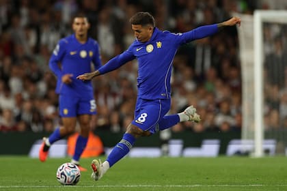 Enzo Fernández podría cambiar el azul de Chelsea por el celeste de Manchester City