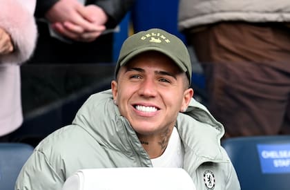 Enzo Fernández, presente en la victoria de Chelsea sobre Port Vale por la FA Cup: aún debe cumplir un partido de suspensión.