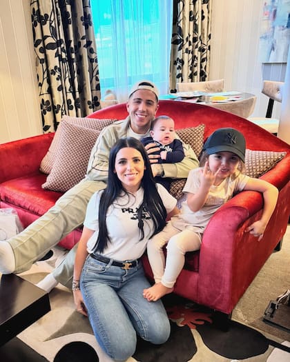 Enzo Fernández y Valentina Cervantes tienen dos hijos en común Olivia (4) y Benjamín (1) (Foto: Instagram @valucervantes)