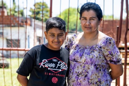 Enzo Orillo y su madre, Mercedes Talavera