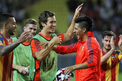 Enzo Pérez sonríe