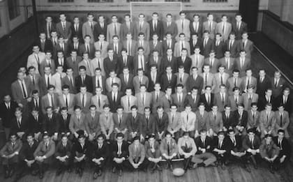 Épica foto que reúne a todos los campeones de CUBA de las seis categorías, un hito único en el rugby argentino que ocurrió en 1965