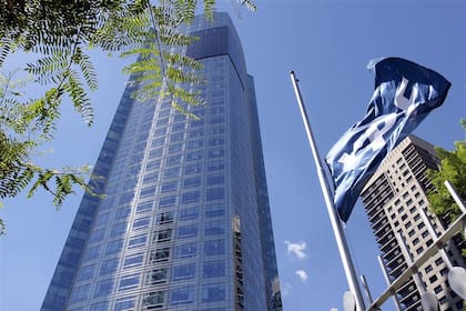 En Puerto Madero, con un perfil inconfundible se levanta la torre proyectada para YPF