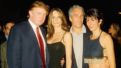 Epstein y Maxwellt tenían muchas conexiones en el mundo de la política y las finanzas.