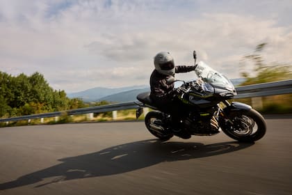 Equipa el nuevo motor tricilíndrico de 800 cc capaz de entregar 115 CV y 84 Nm de torque