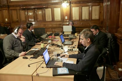 Equipo de taquígrafos del Senado.