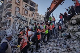 Derrumbe mata a 19 en Gaza mientras palestinos siguen en condiciones precarias durante la tregua