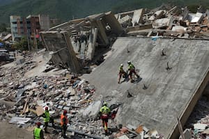 Llega más ayuda internacional a Venezuela y la NASA estima en 58.000 los edificios dañados
