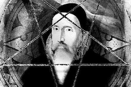 Era el científico más destacado de Inglaterra, respetuoso, si no defensor, de la controvertida teoría del heliocentrismo