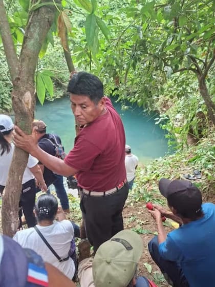 Erasto Crisanto Valdéz fue rescatado tras pasar 15 días atrapado en una bolsa de aire en una cueva de México. — Foto: Reproducción/X
